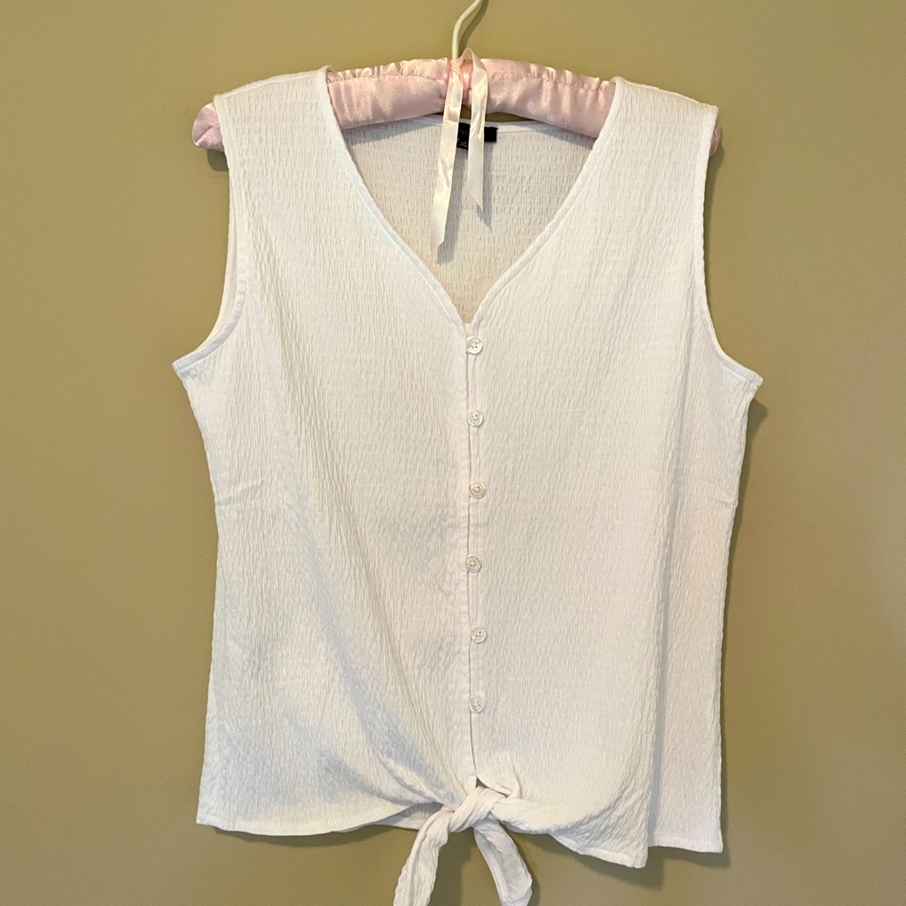 Talbots sleeveless top in white. Size small.